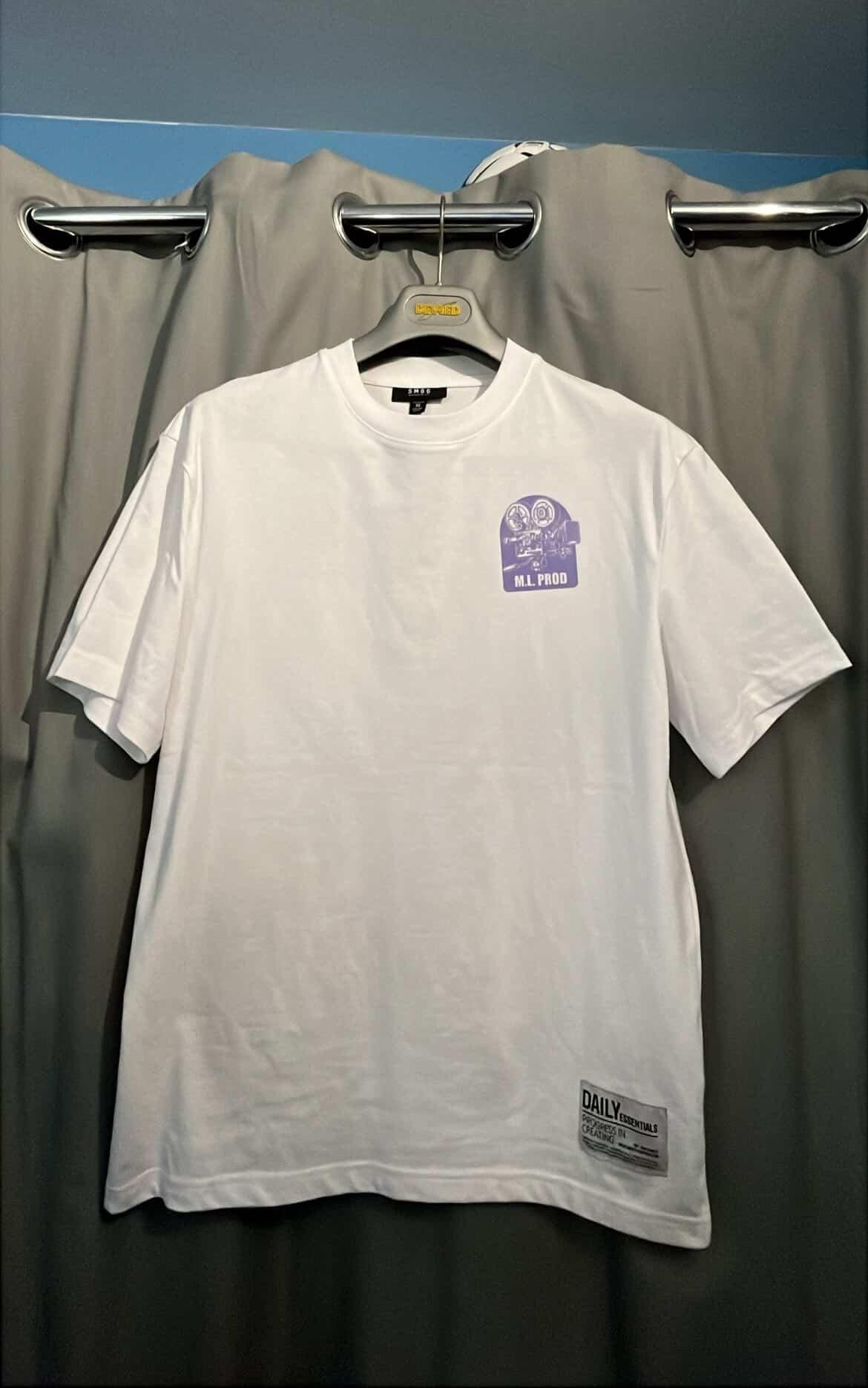 T-shirt 4